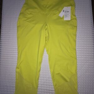Old Navy Capri Yellow Elevate Leggings.  NWT!! Size L